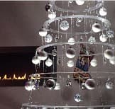 Вариант украшения лофт елки - шары белые зеркальные кристаллы.jpg